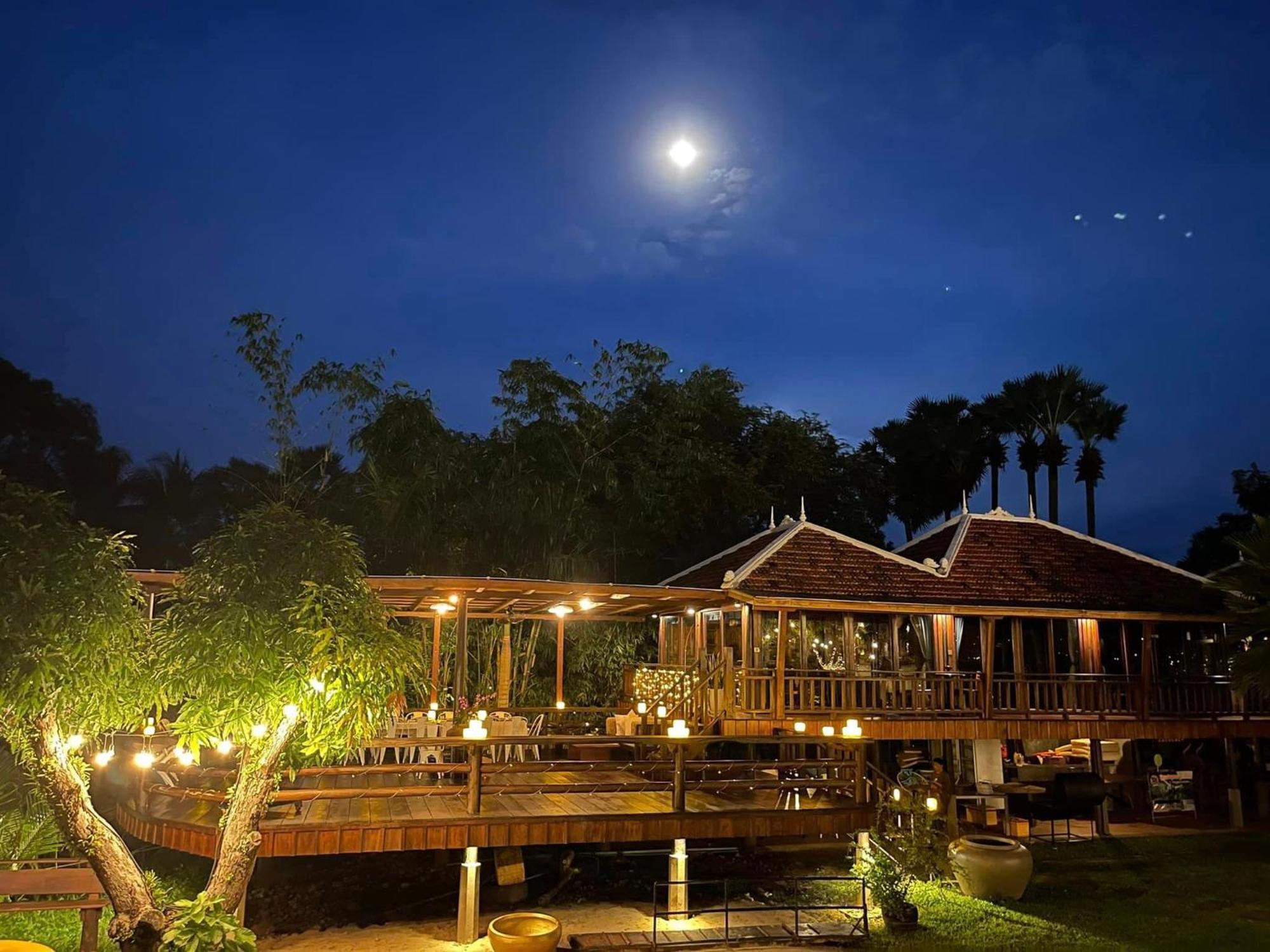 Devi Kampot Resort At Phum กำปอต ภายนอก รูปภาพ